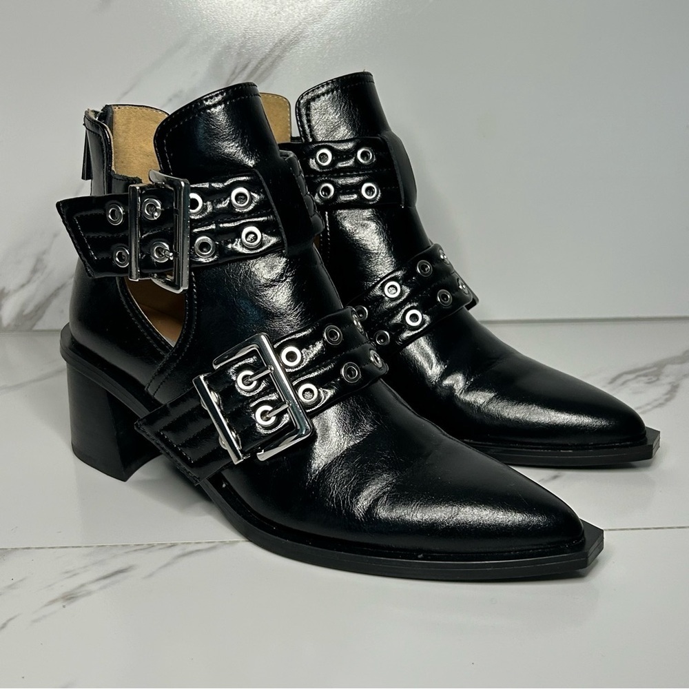 Steve Madden Black Ankle Boots with Buckle Detail Size 8.5